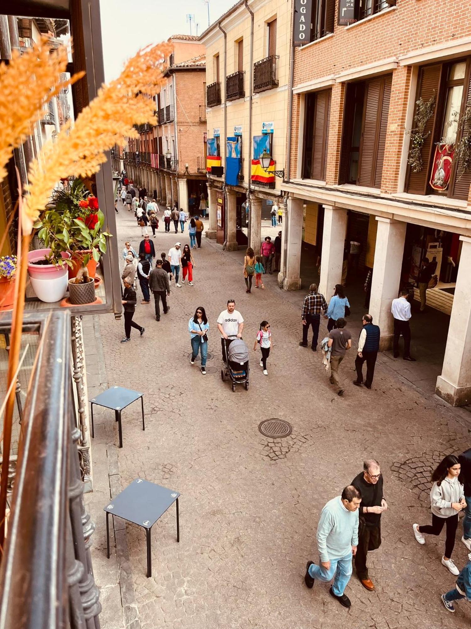 Calle Mayor Alcalá de Henares Exterior foto